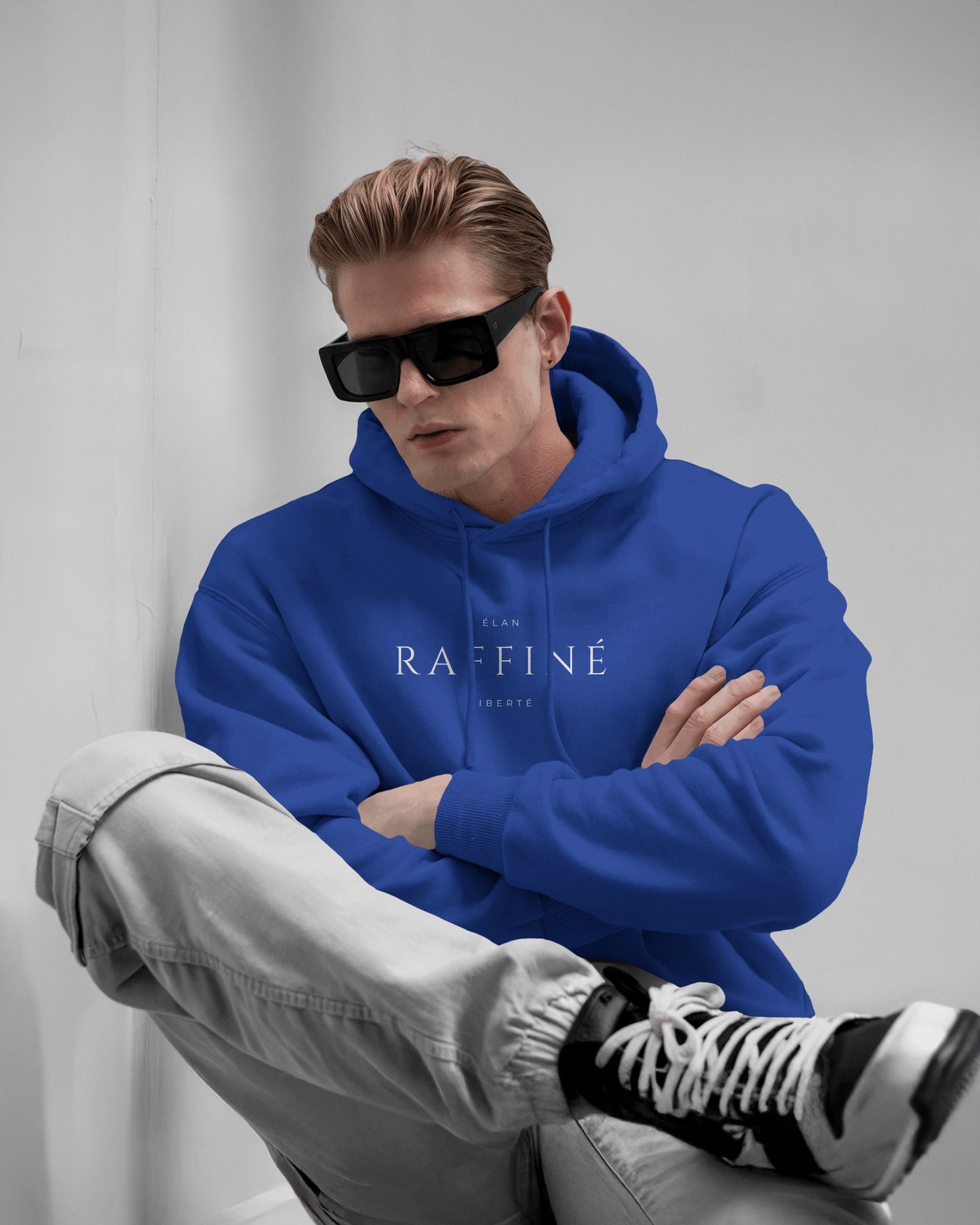 Minimalist 'Raffinè' Men's Hoodie- Cozy & Stylish Exclusives